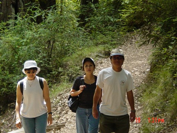 07192003-24-On_The_trail.jpg